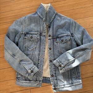 Levi's Sherpa Lined Jean Jacket Unisex Size Small Vintage Style Trucker Jacket